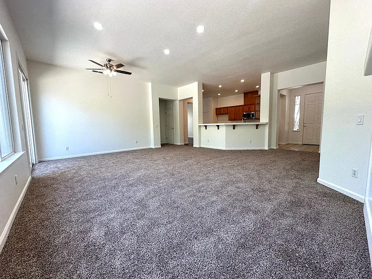 3545 Laguna Ct — Photo 17