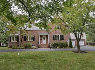 208 Glen Ave SW, Vienna, VA 22180