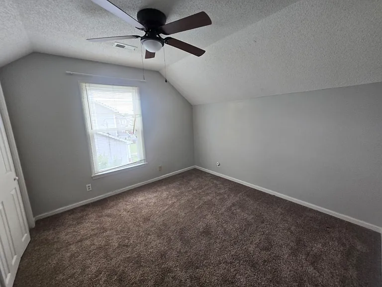 1225 Cobblestone Ln — Photo 10