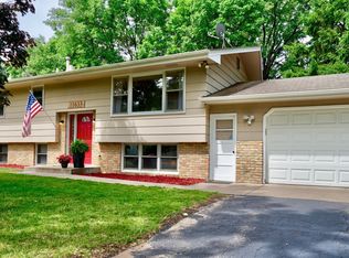 11633 Wisconsin Ave N, Champlin, MN 55316