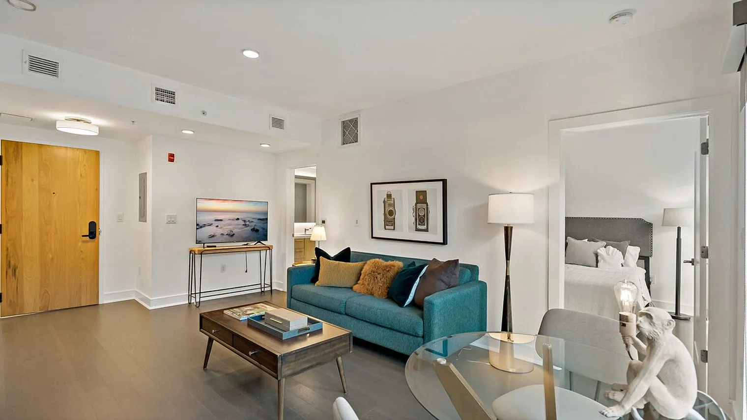1 bed, 1.0 bath, $5,752 — Photo 3