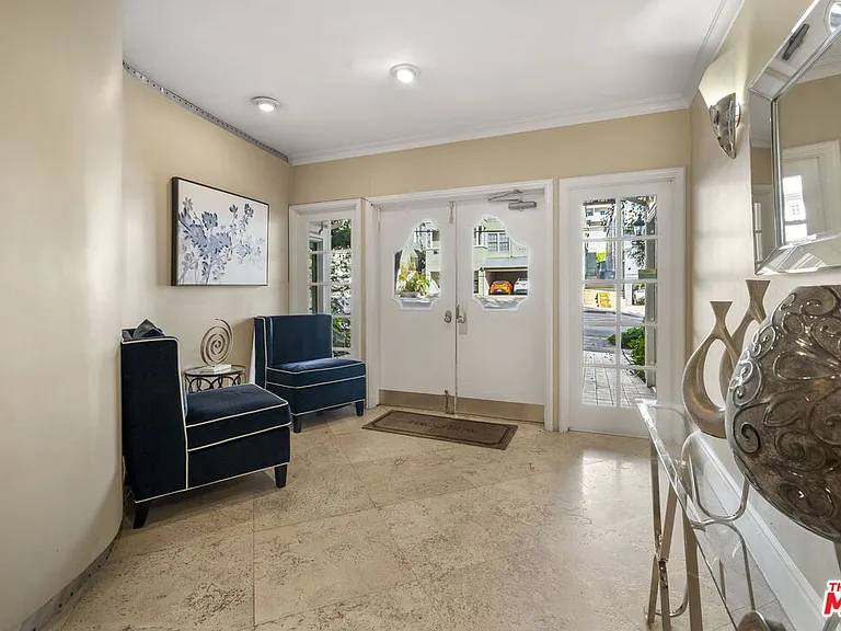 8550 Holloway Dr #405 — Photo 25