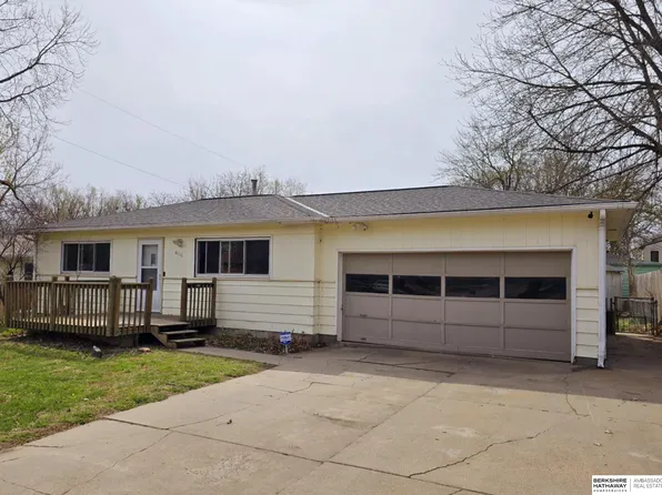 6111 Holdrege St, Lincoln, NE 68505
