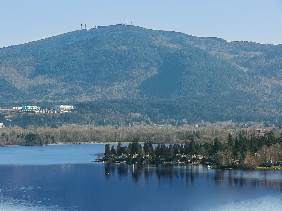 Looking at Lake Sammamish
