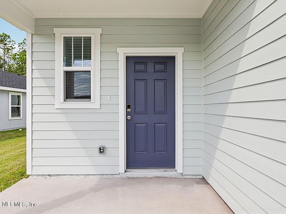 4th image of 38 DERBYSHIRE Drive