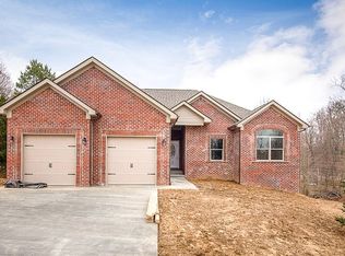 4000 Crestwood Dr, Floyds Knobs, IN 47119