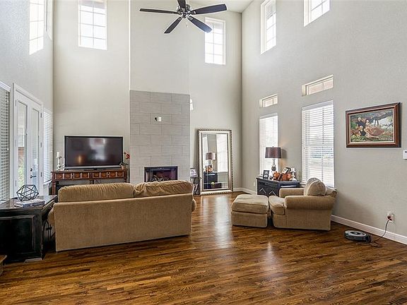 4th image of 6024 Maybrook Dr