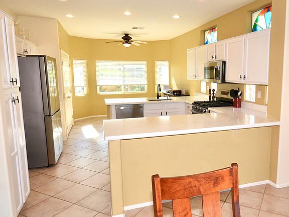 4th image of 22623 N ROBERTSON Drive
