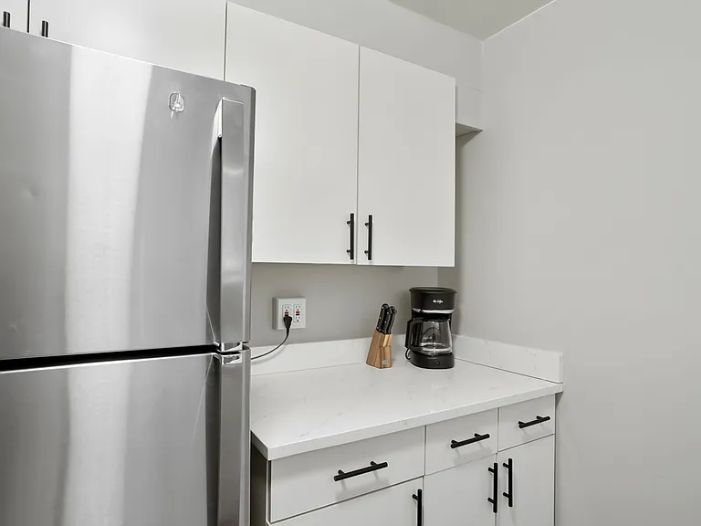 2212 Ford St #17 — Photo 3