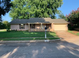 19 Echo Ln, Harrah, OK 73045