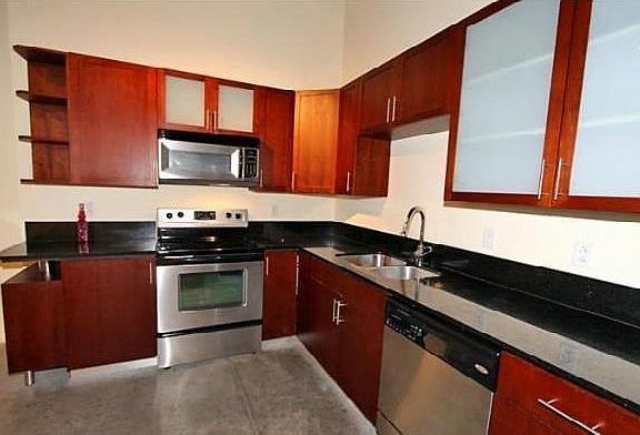 5th image of 1132-1140 Washington Ave #211