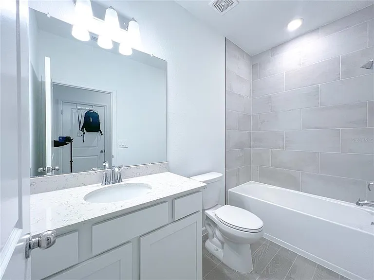 12453 NW 137th Ter — Photo 15