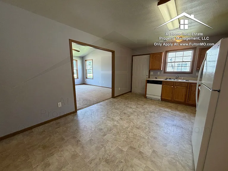 427429 Sabre Cir — Photo 6
