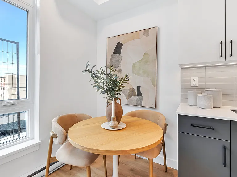 235 Wallace St — Photo 9