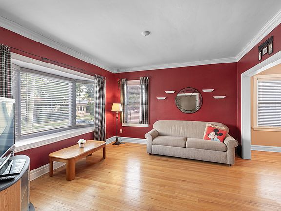 3rd image of 4030 Vernon Ave
