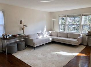 2397 Euclid Heights Blvd, Cleveland Heights, OH 44106