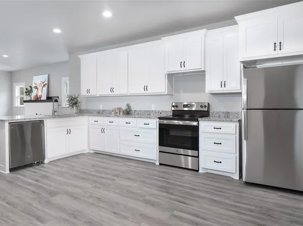 1509 S China St, Brady, TX 76825