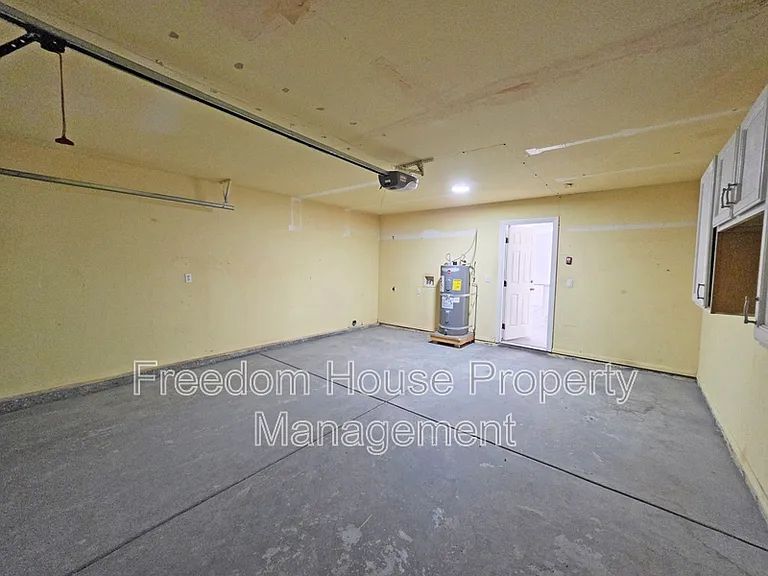 670 Bourbon St #2 — Photo 19