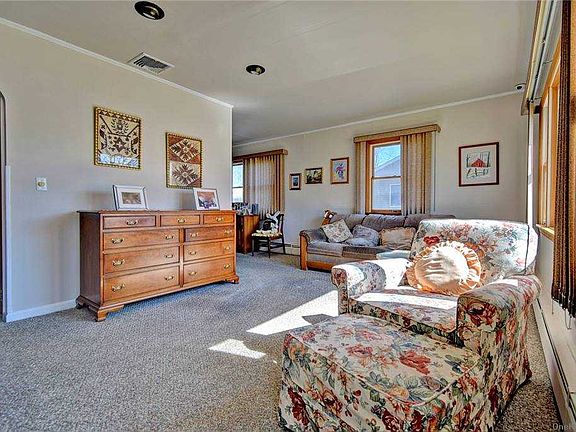 5th image of 31 Herbert Cir