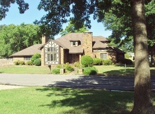 1641 Colonial Cir, Sallisaw, OK 74955