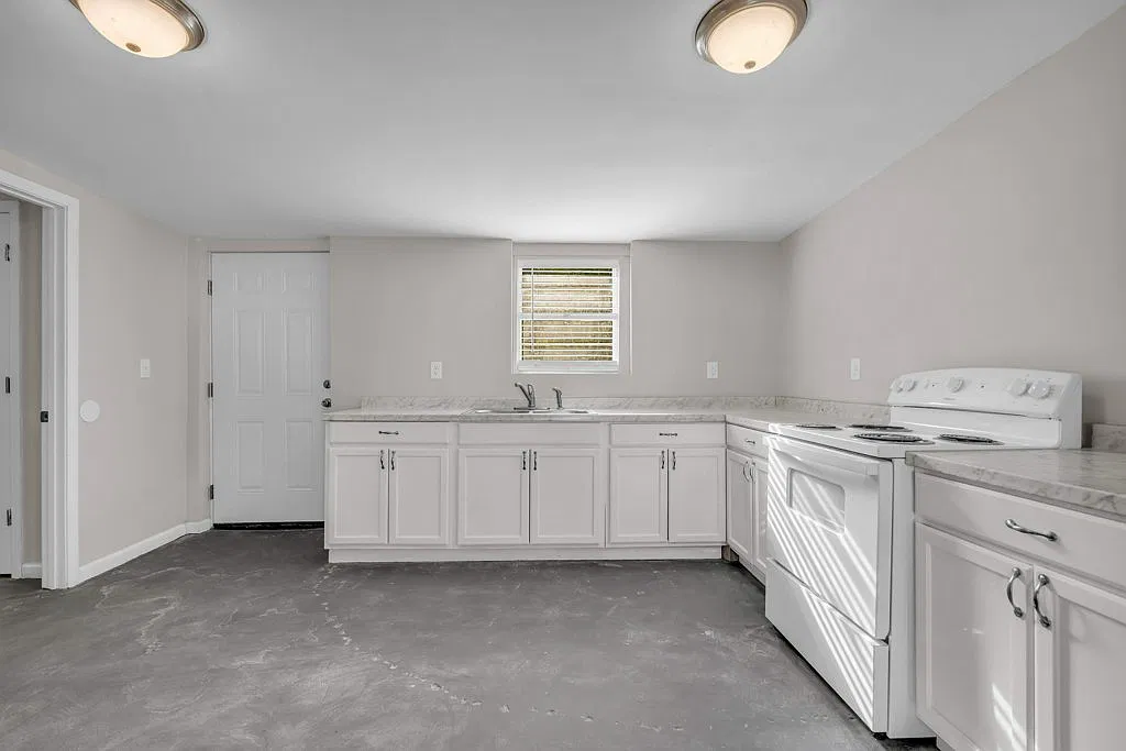 1 bed, 450 sqft, $995 — Photo 4
