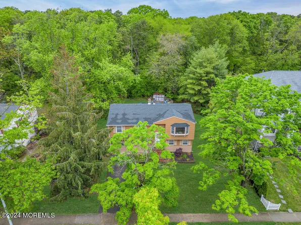 130 Daniel Drive, Lakewood, NJ 08701