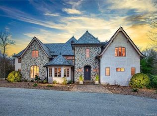 39 Cedar Hill Dr, Asheville, NC 28803