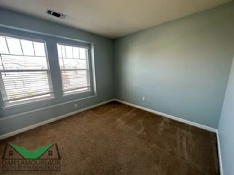 1826 Lowe Dr — Photo 8