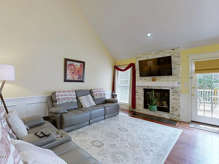 9916 Spring Gate Dr — Photo 9