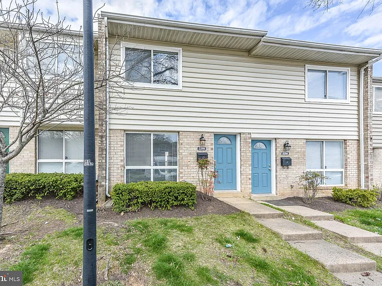 2208 Huston Pl — Photo 3