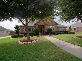 114 Arbor Springs Ln, Dickinson, TX 77539