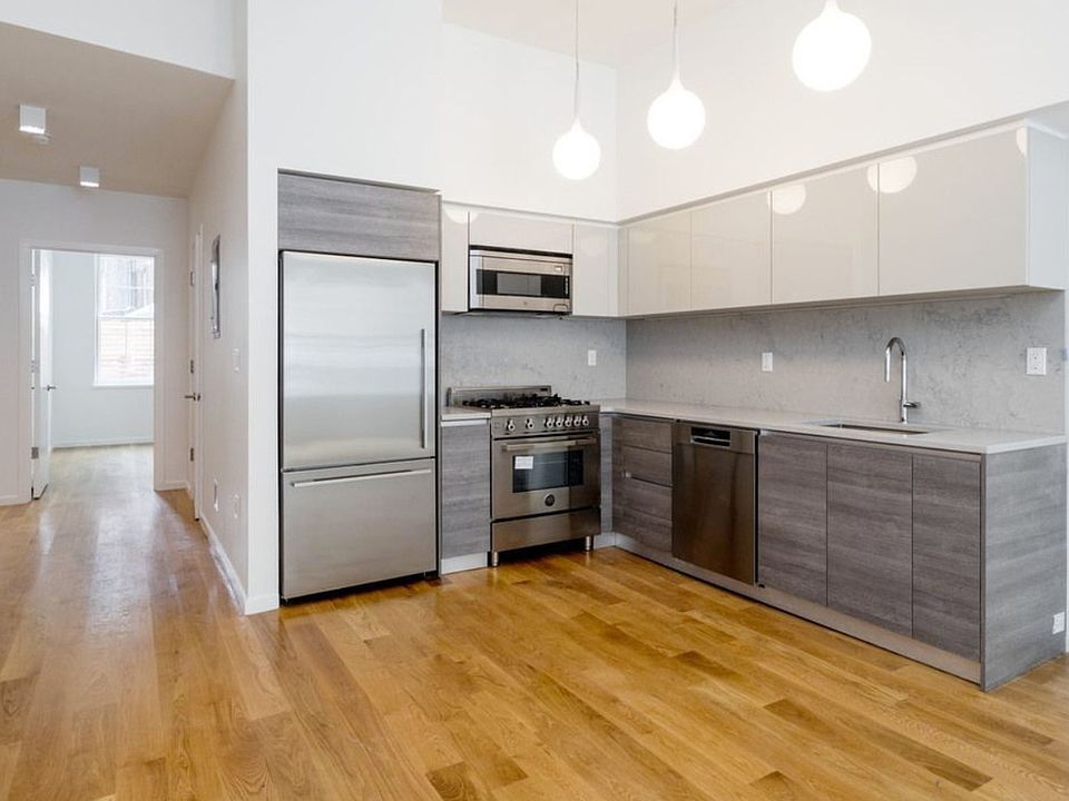 1st image of 323 Canal St Frnt 2