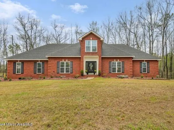 320 Wildwood Ln, Wetumpka, AL 36093