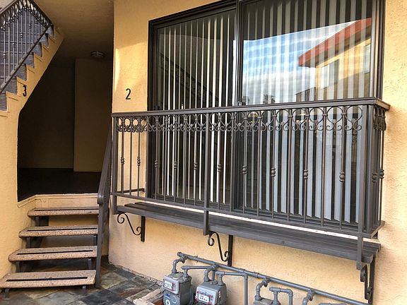2nd image of 415 N Broadway APT 2