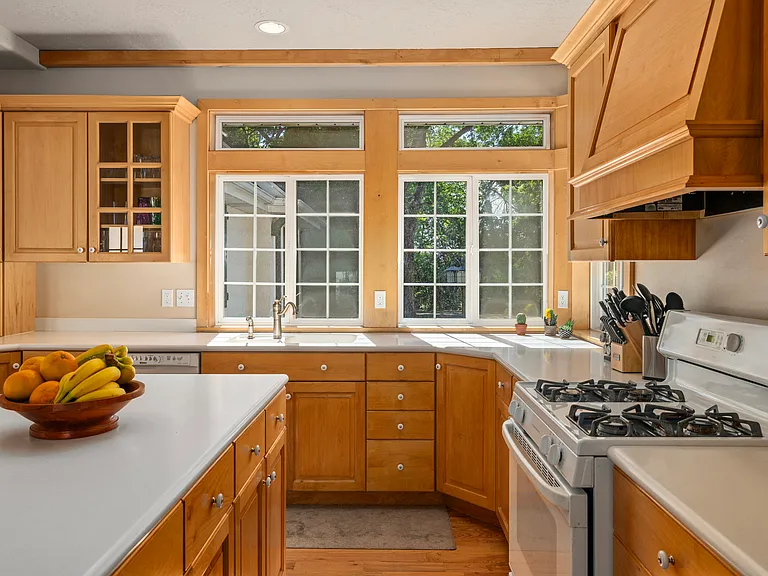 Kitchen - Main Floor