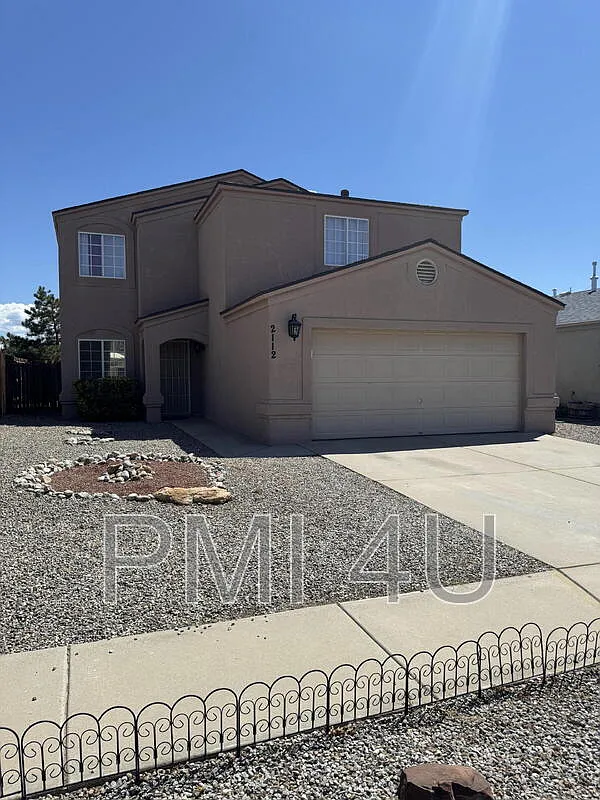 3 bed, 2.5 bath, 1718 sqft, $2,300 — Photo 2