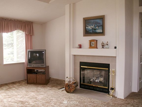 2nd image of 1941 Poppy Lane SE #108B