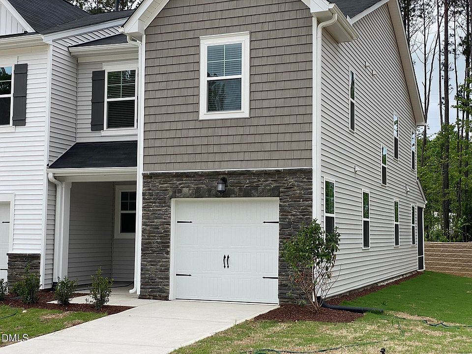 1st image of 437 Hazy Hills Ln