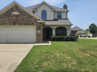3049 Trinity Lakes Dr, Hurst, TX 76053