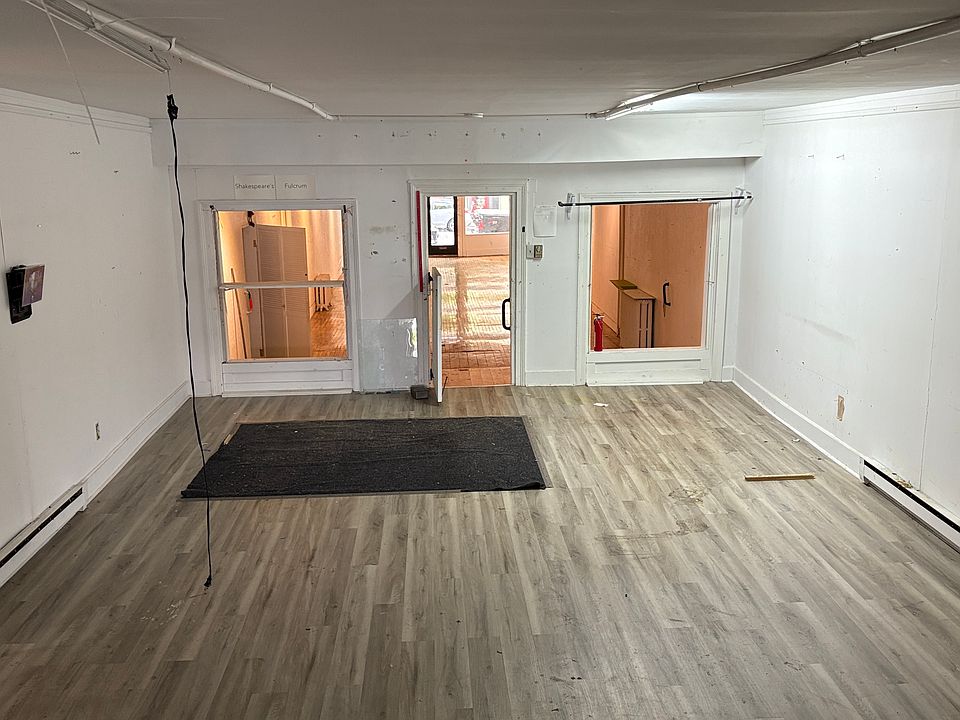 Rear Raised Showroom / Living Space