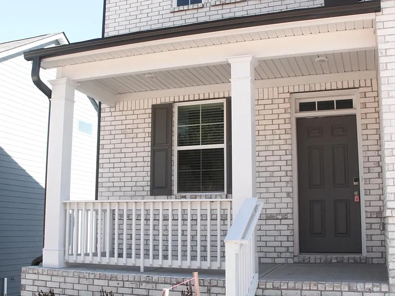 1823 Landon Ln — Photo 3