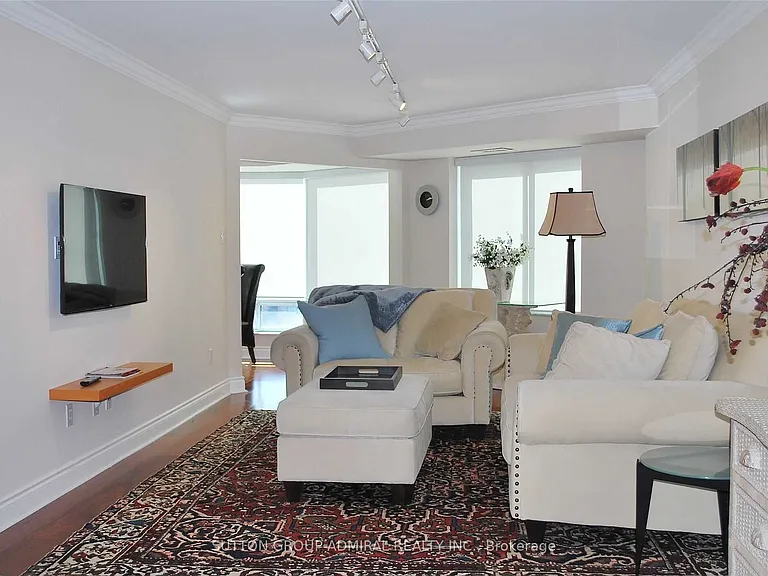 33 University Ave #904 — Photo 9