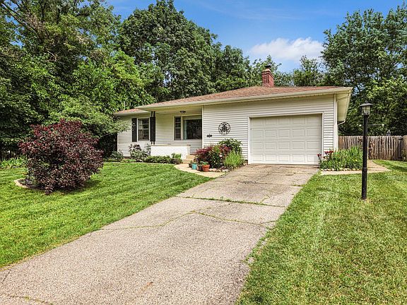 5th image of 721 Parkway Dr NE