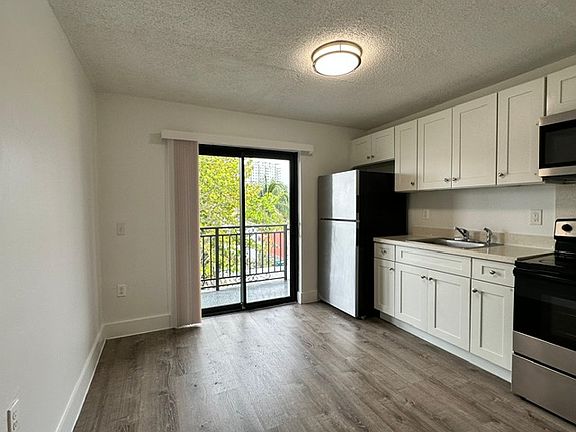 5th image of 529 SW 4th St