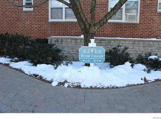 9 Bryant Cres APT 2B, White Plains, NY 10605