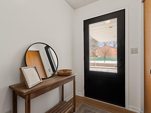 4th image of 1573 8 1/2 St SE