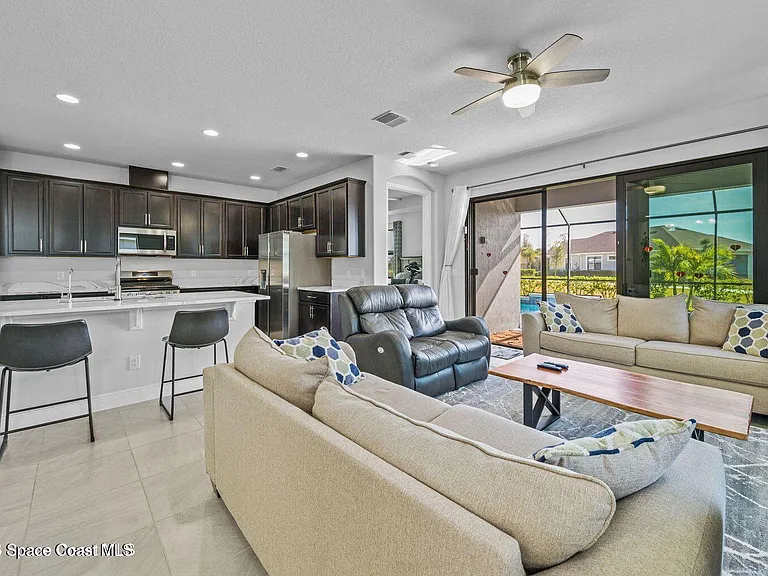 8108 Dobre Way — Photo 10