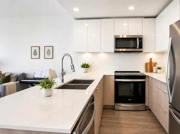 2236 Welcher Ave #306, Pt Coquitlam, BC V3C 1X2