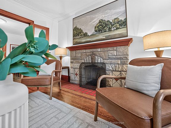 4th image of 27 Verbena Ave