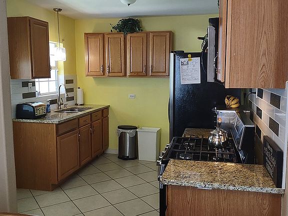4th image of 1615 W Lullwood Ave